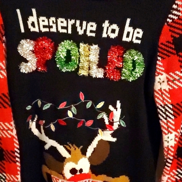 I deserve to be Spoiled Hooded Christmas sweater Size Large Juniors 11/13 - Picture 3 of 6